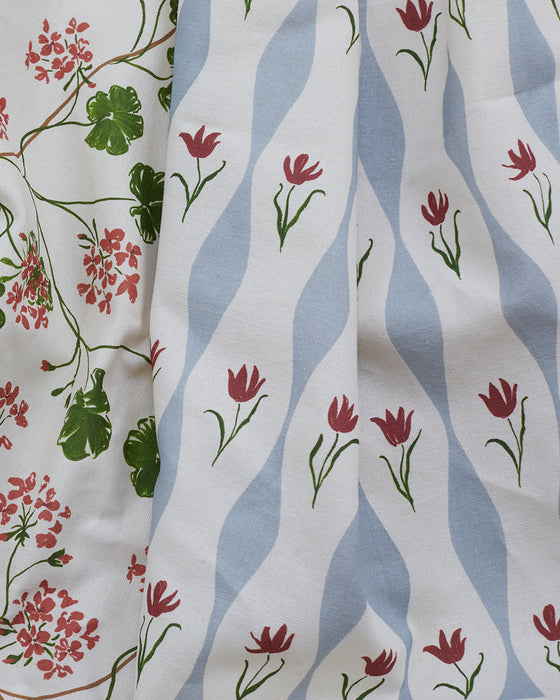 Tulip Wave linen, sky