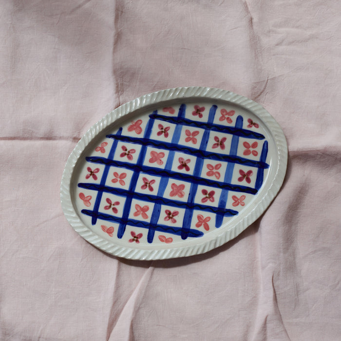 Pottery platter, lattice